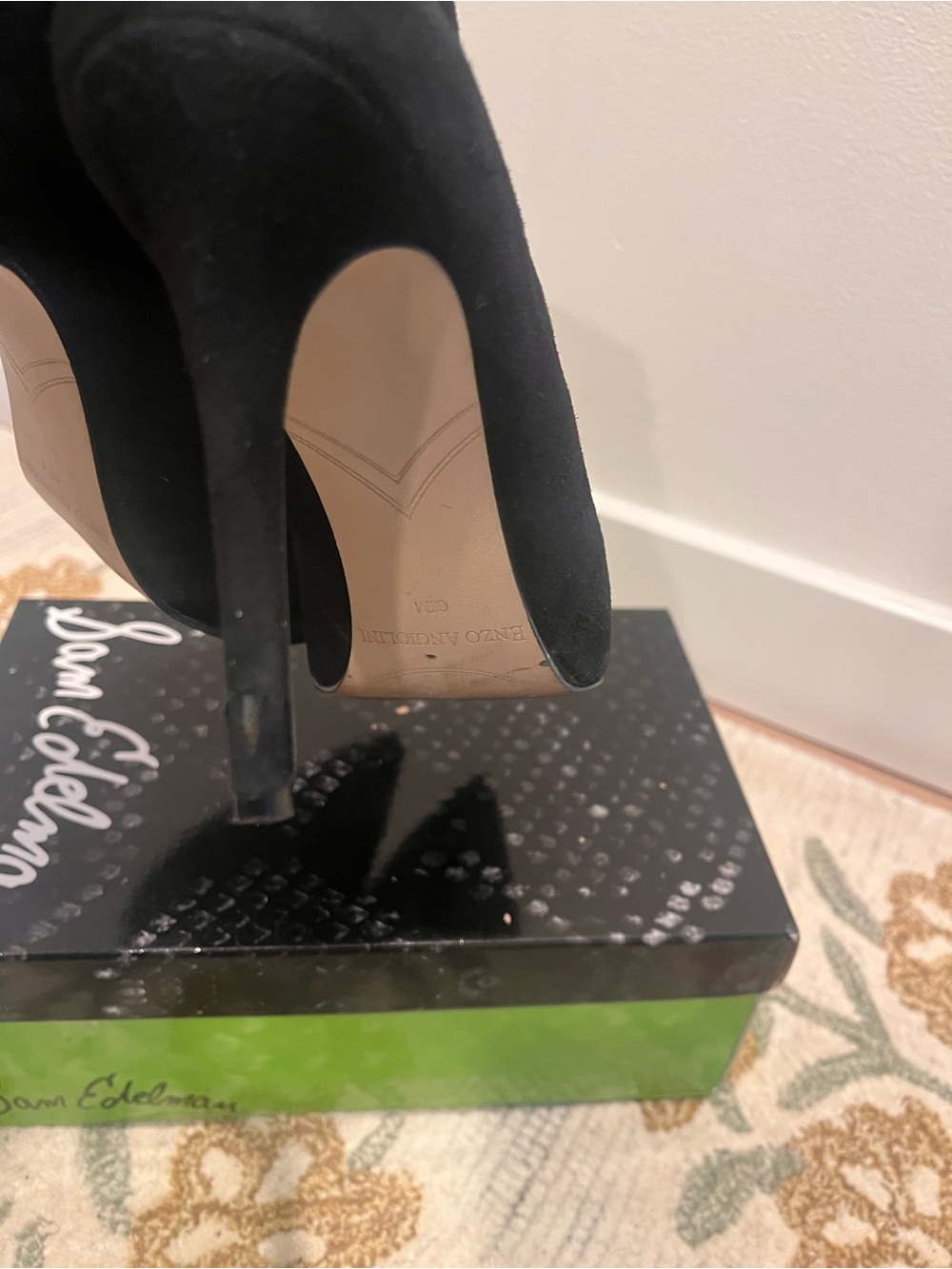 Enzo Angiolini Black Suede Pointed Toe Stiletto Pumps - Picture 8 of 11